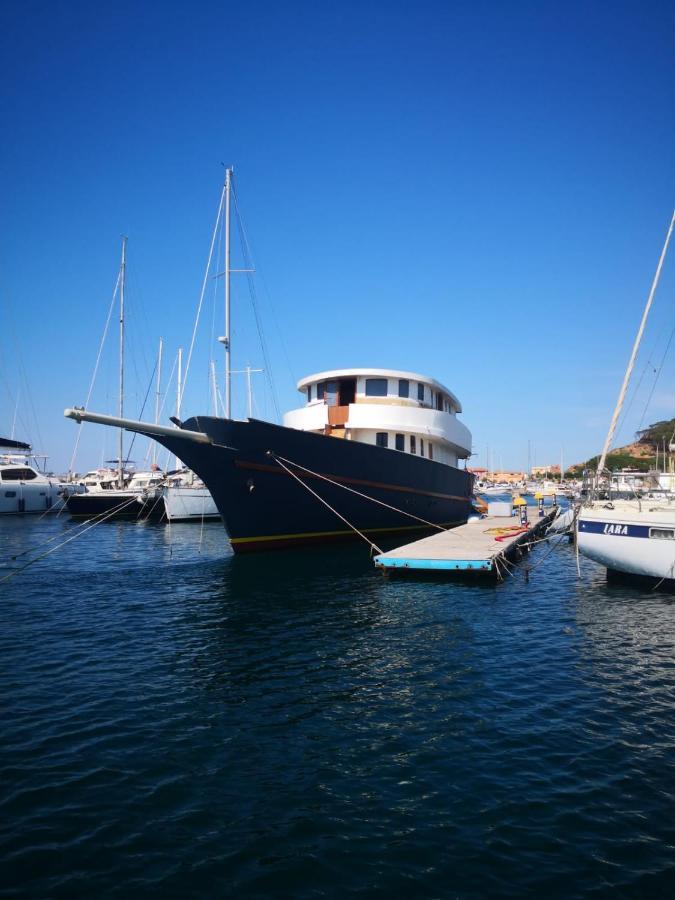 Classic Yacht Yanika Yachting Watersport Ets วิลลาปุตซู ภายนอก รูปภาพ