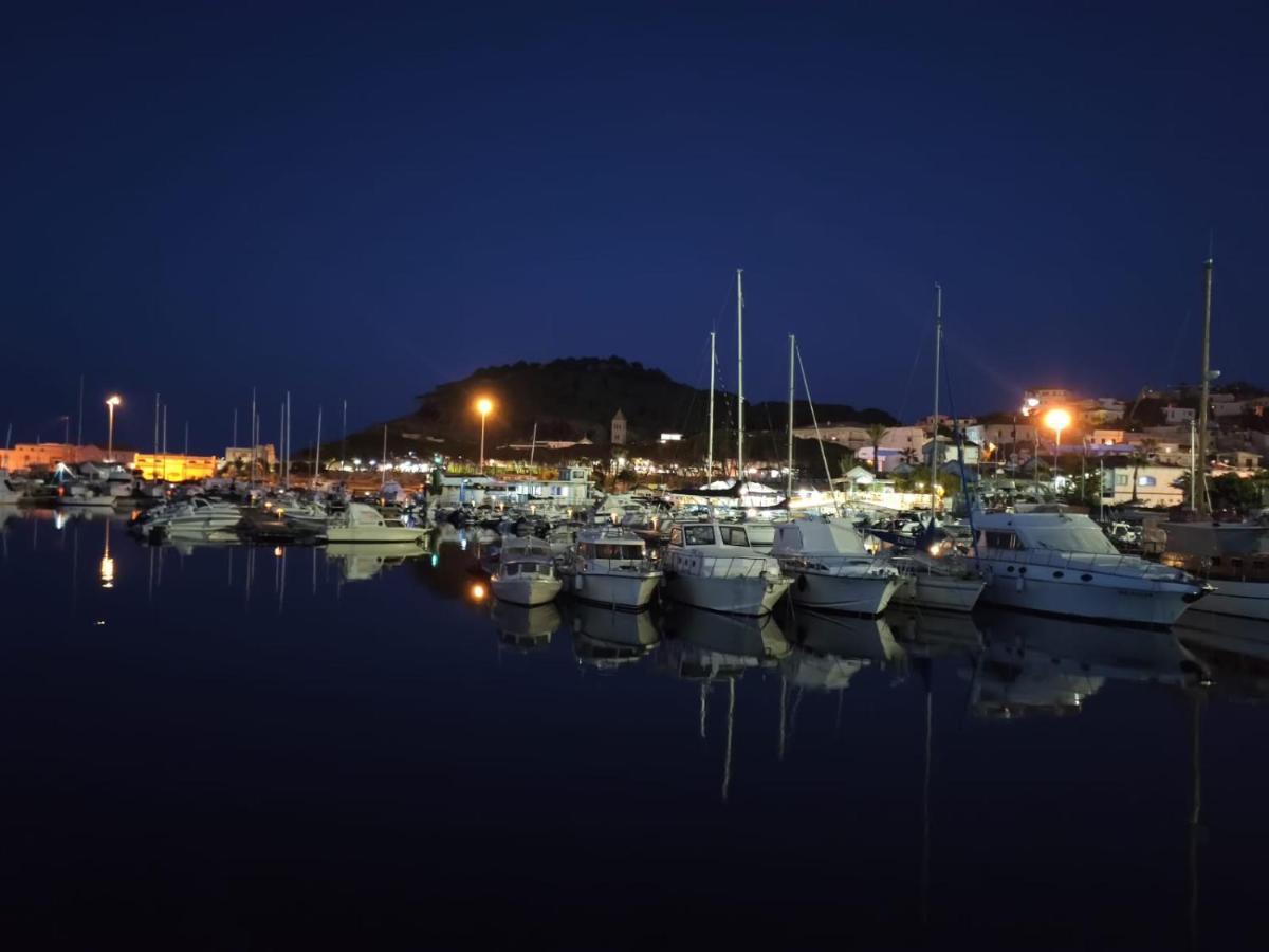 Classic Yacht Yanika Yachting Watersport Ets วิลลาปุตซู ภายนอก รูปภาพ