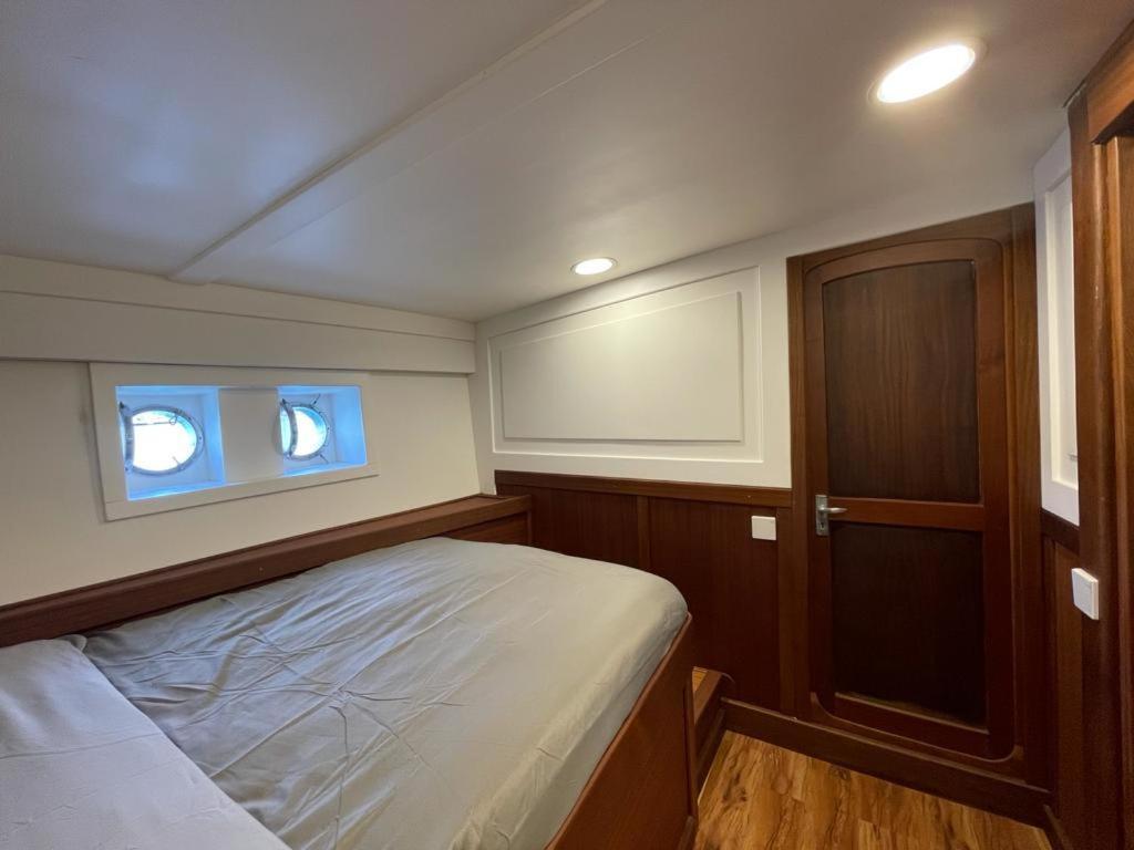 Classic Yacht Yanika Yachting Watersport Ets วิลลาปุตซู ภายนอก รูปภาพ